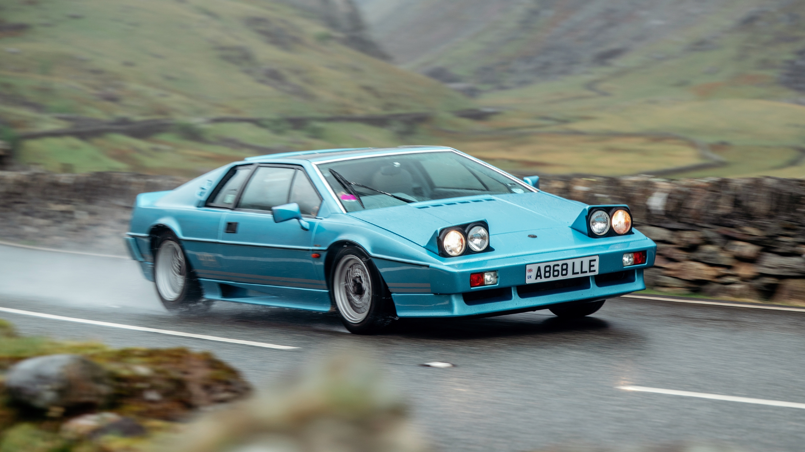 LOTUS ESPRIT 1977 ボンドカー希少 Lotus Esprit (1976-1987) review – from James Bond's icon to the